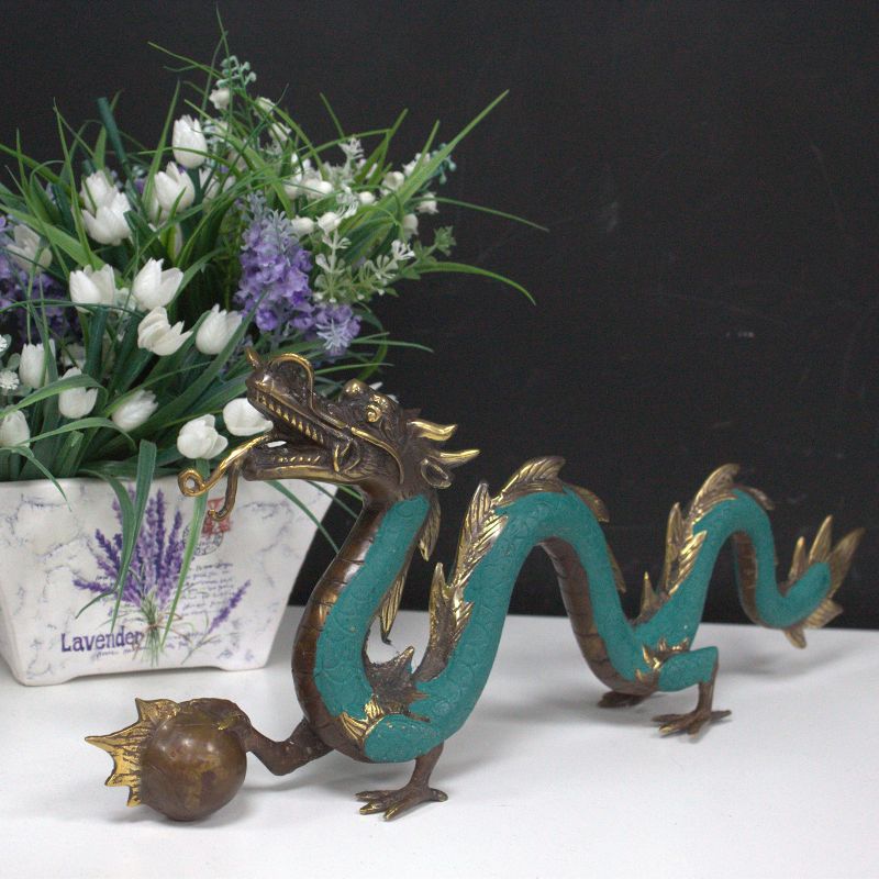 Feng shui - Średni Smok z Kulą - 27 cm