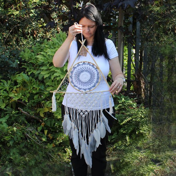 Duży Ochronny Dreamcatcher - Makrama Piramida - Szary