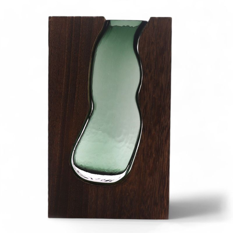 Szklany Wazon w Ciemnym Drewnie Tungowym - 14.5x5x23 cm