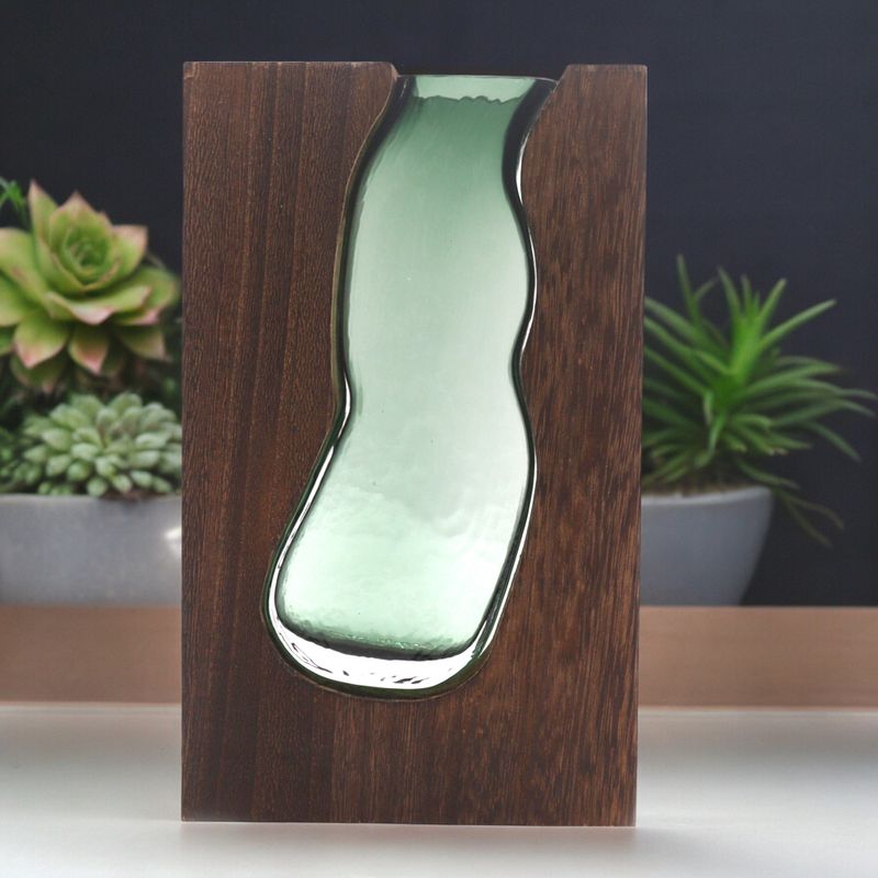 Szklany Wazon w Ciemnym Drewnie Tungowym - 14.5x5x23 cm