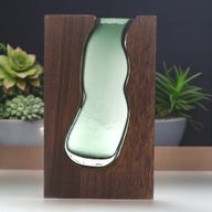Szklany Wazon w Ciemnym Drewnie Tungowym - 14.5x5x23 cm
