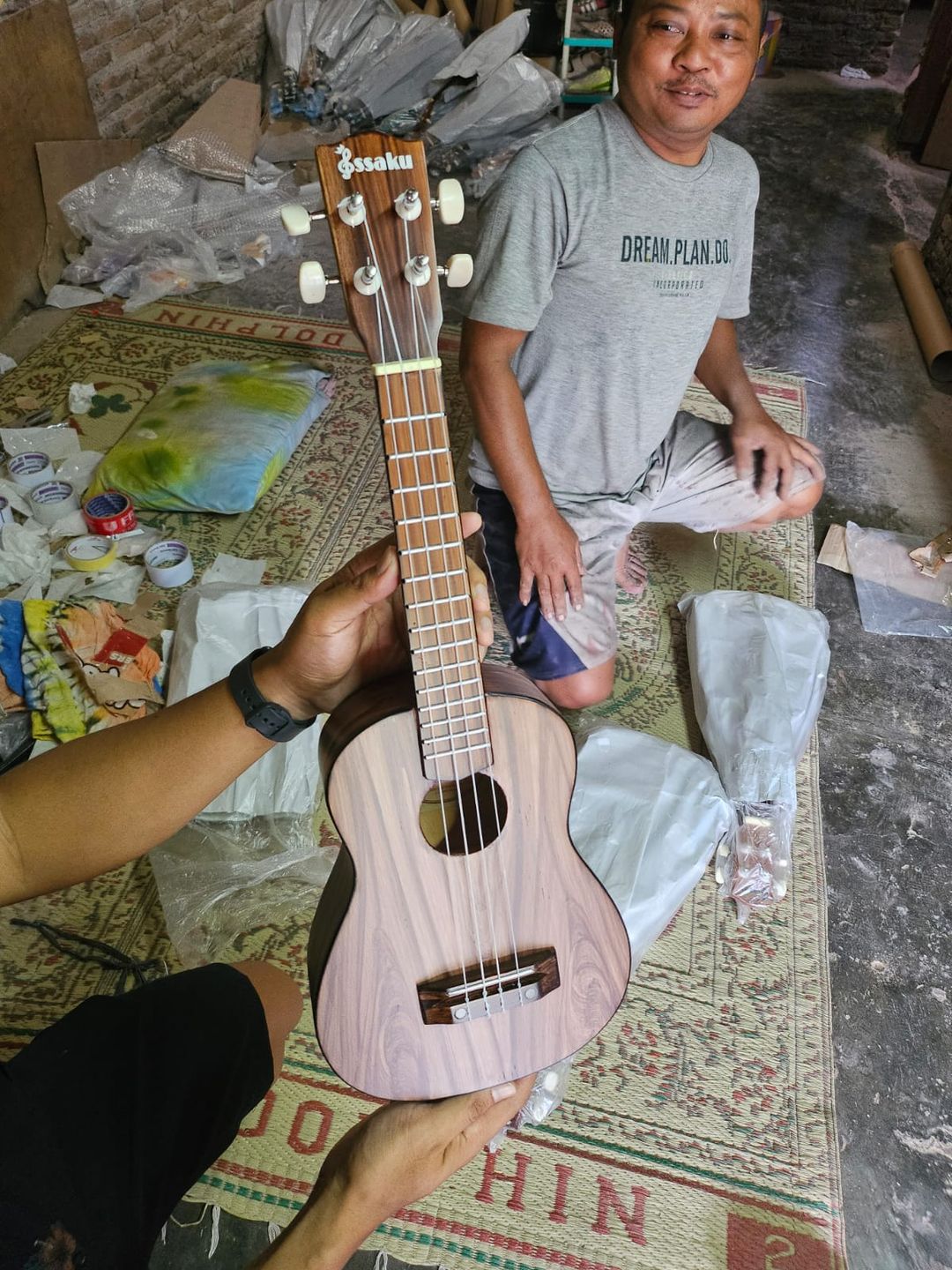 Rzemieślniczo Wykonane Ukulele