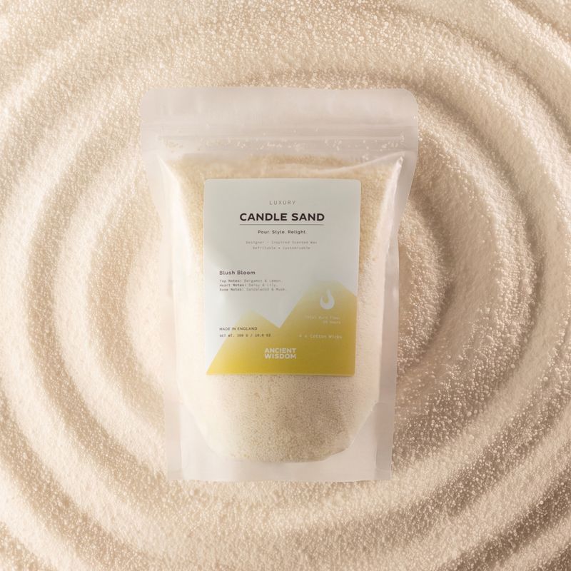 Świeca zapachowa piaskowa - ciepły miód - Blush Bloom - 300g