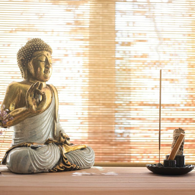 Biało-złoty Budda - Ekstra duży 40 cm - Abhaya Mudra (Bez strachu)