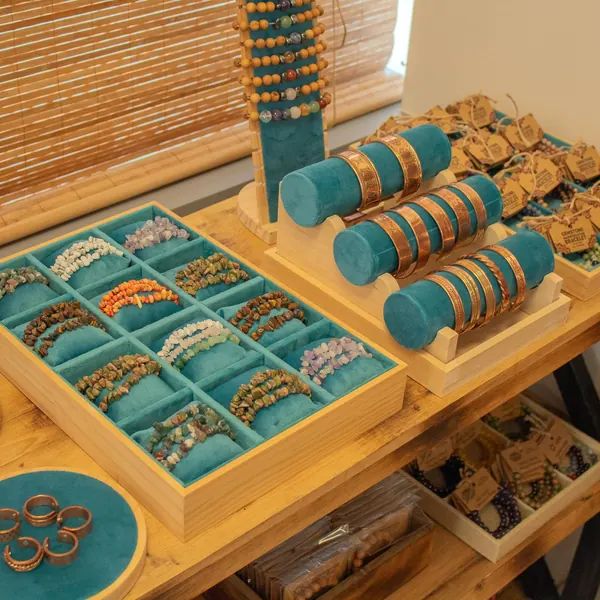 AWGifts jewellery display