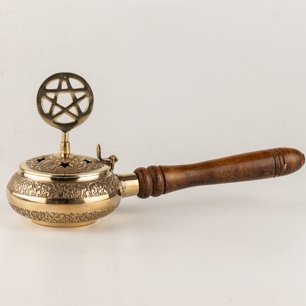 Mosiężna Kadzielnica z Drewnianym Uchwytem - Pentagram