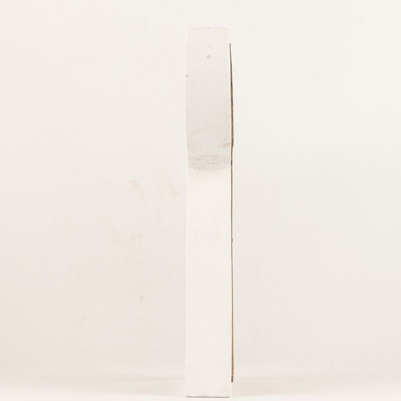Anioł z Drewna Mango - Bielony z Żelaznym Ażurowym Zdobieniem - 22 cm