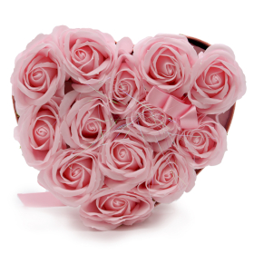 Kwiaty Mydlane Box - 13 Różowych Róż - Serce