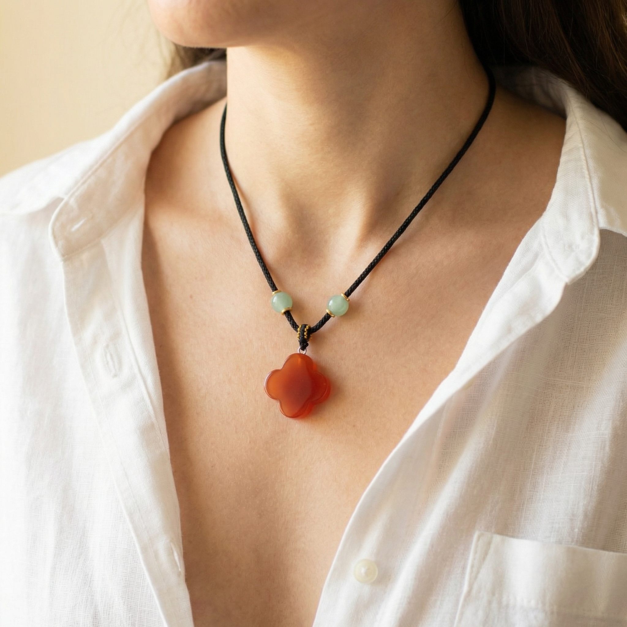 Wisiorki z Kamieni na Sznurkach